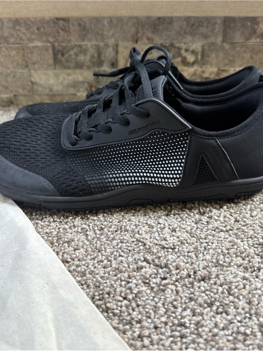 Hike Footwear Women’s Size 40 US Size 9/9.5 Stride Black Athletic Shoes EUC